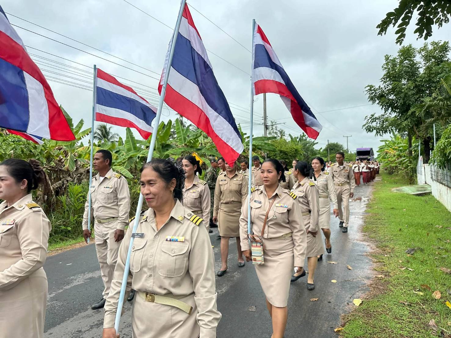 พิธีเฉลิมฉลองเงินขวัญถุงพระราชทานกองทุนแม่ของแผ่นดิน บ้านโคกเกาะ หมู่ที่ 2 ตำบลอู่โลก อำเภอลำดวน จังหวัดสุรินทร์ 