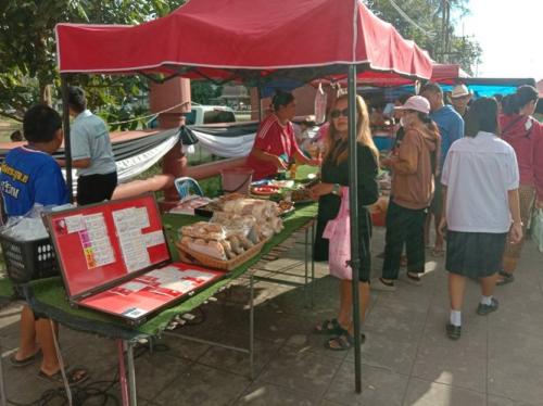 ตลาดประชารฐคนไทยยิ้มได้ (ตลาดระเบ๊าะเจียลำดวน)