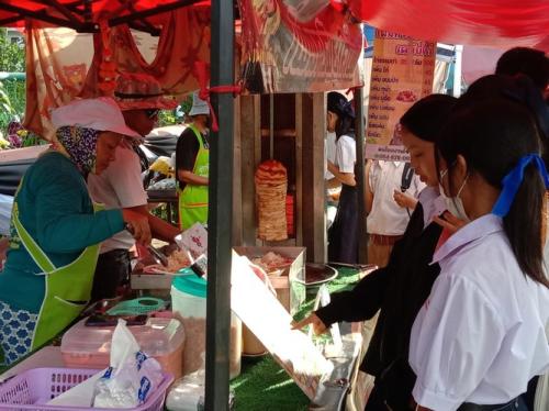 ตลาดประชารฐคนไทยยิ้มได้ (ตลาดระเบ๊าะเจียลำดวน)