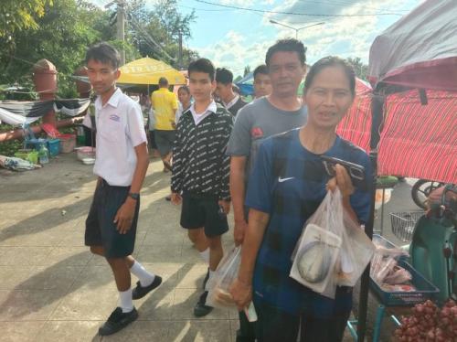 ตลาดประชารฐคนไทยยิ้มได้ (ตลาดระเบ๊าะเจียลำดวน)