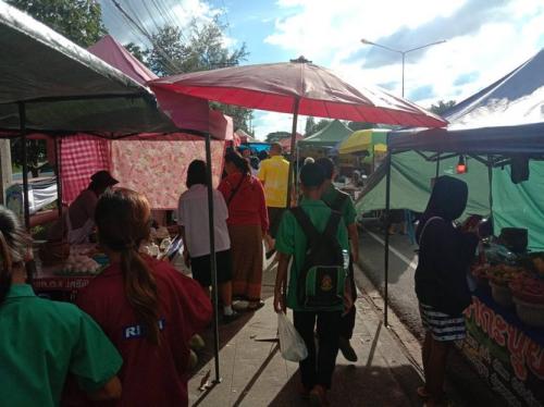 ตลาดประชารฐคนไทยยิ้มได้ (ตลาดระเบ๊าะเจียลำดวน)